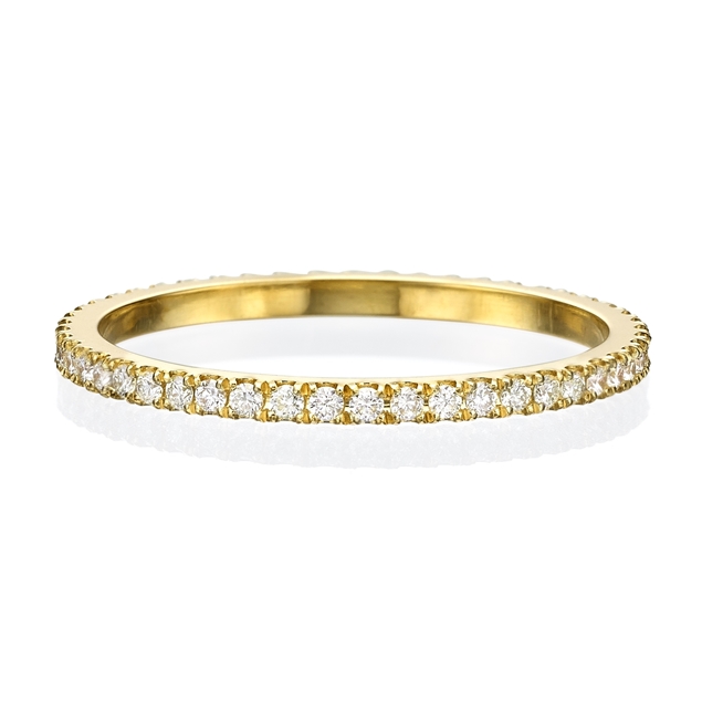 Изображение 14k Yellow gold ring with white diamonds all around