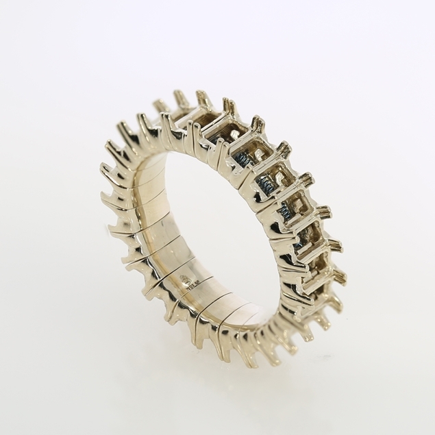 Picture of Flexible Emerald Shape Ring